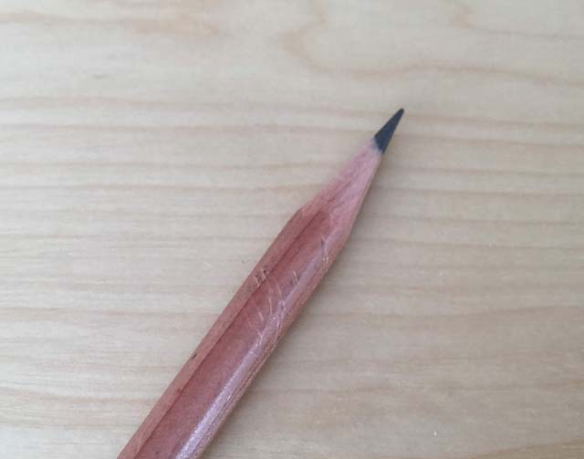 ソニック 手動鉛筆削り かるハーフ SK-802 レビュー｜驚くほど軽い力でスイスイ削れるおすすめ鉛筆削り｜いちもくサン